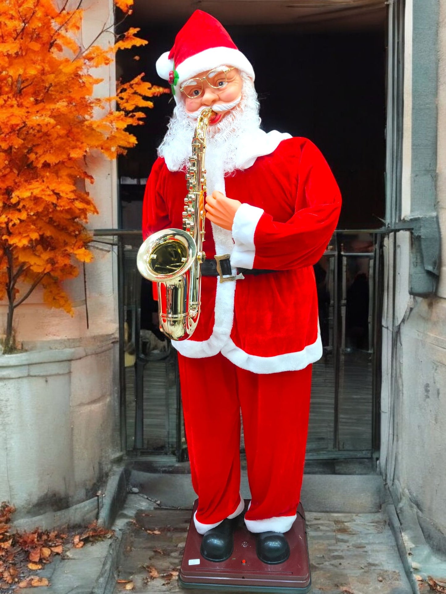 Musical Moving Santa