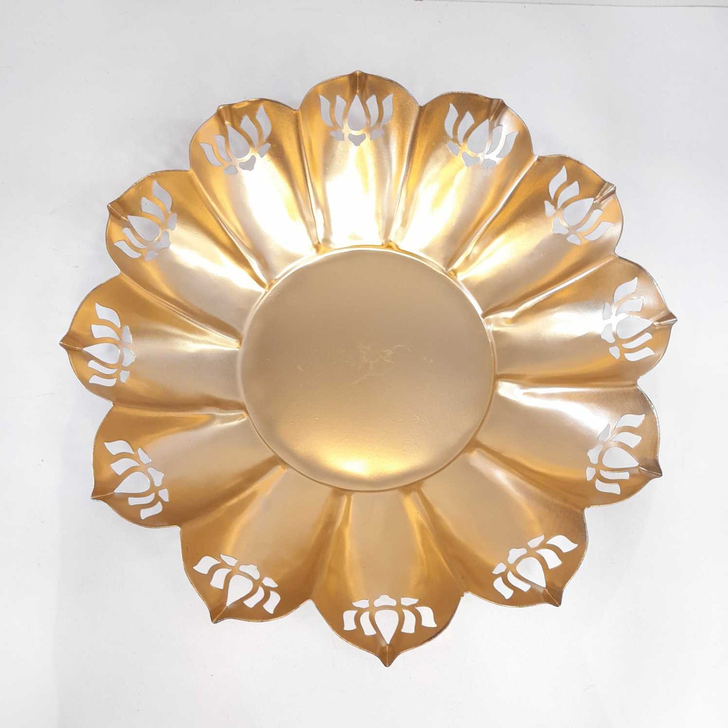 Decorative flower desigined uril bowl for diwali