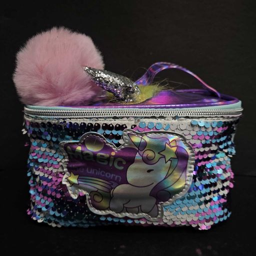 Stylish frosted design wash bag with shoe pocket