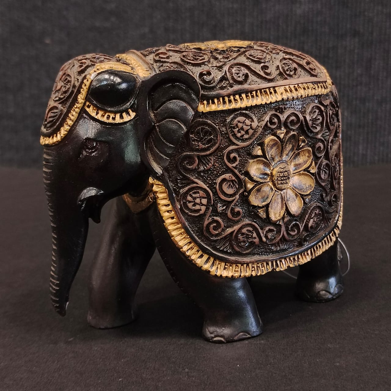 Elephant showpieces