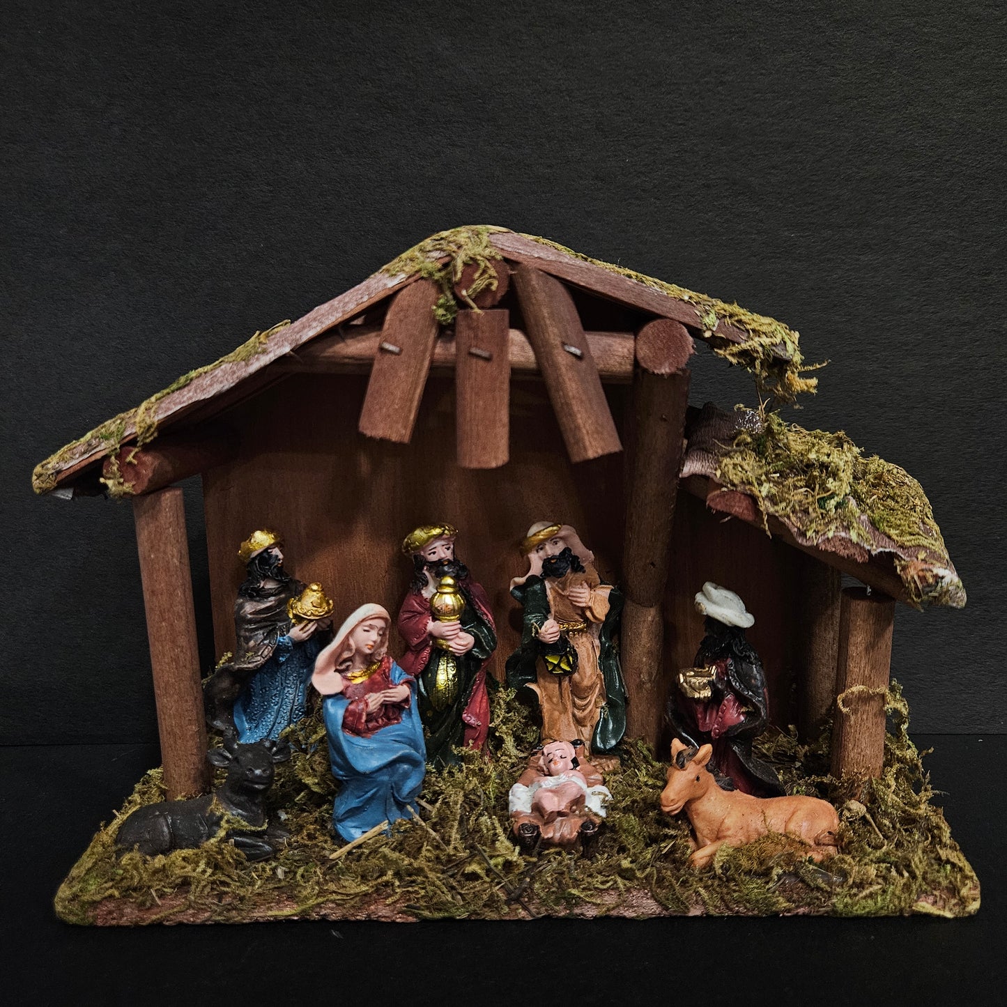 Wooden Hut with Polymarble Made Mary Joseph Baby Jesus Lamb Nativity Set Crib