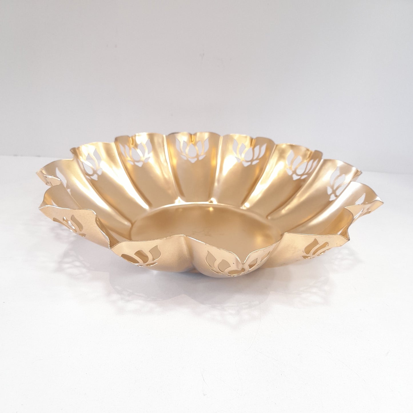 Decorative Vivid Lotus Urli Bowl for Diwali