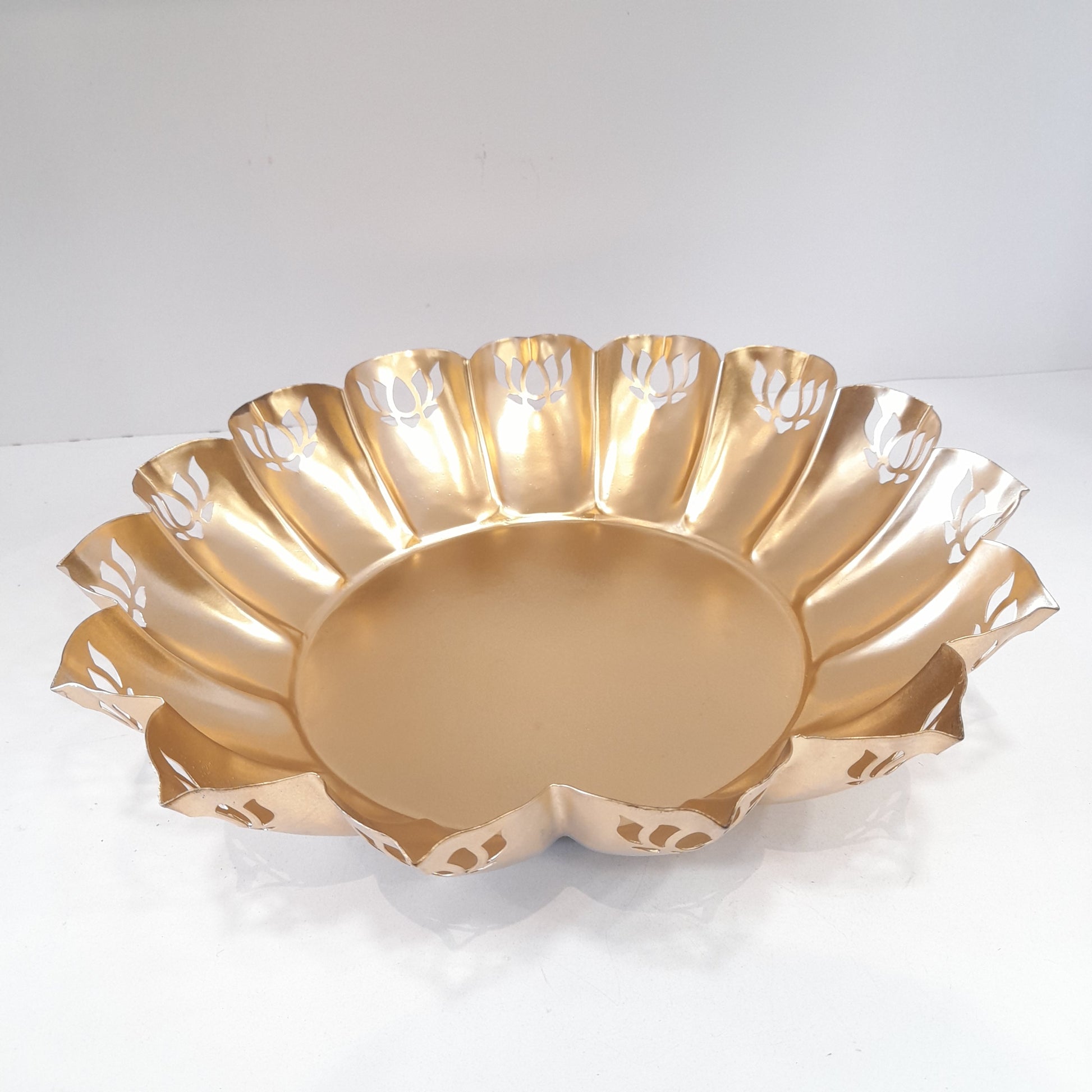 Decorative Vivid Lotus Urli Bowl for diwali