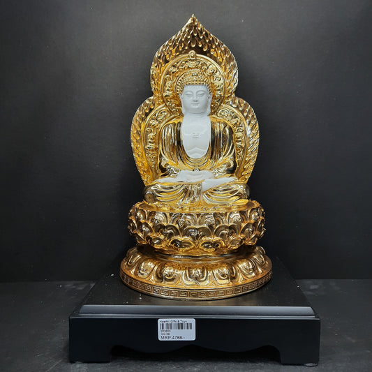 White and gold Buddha