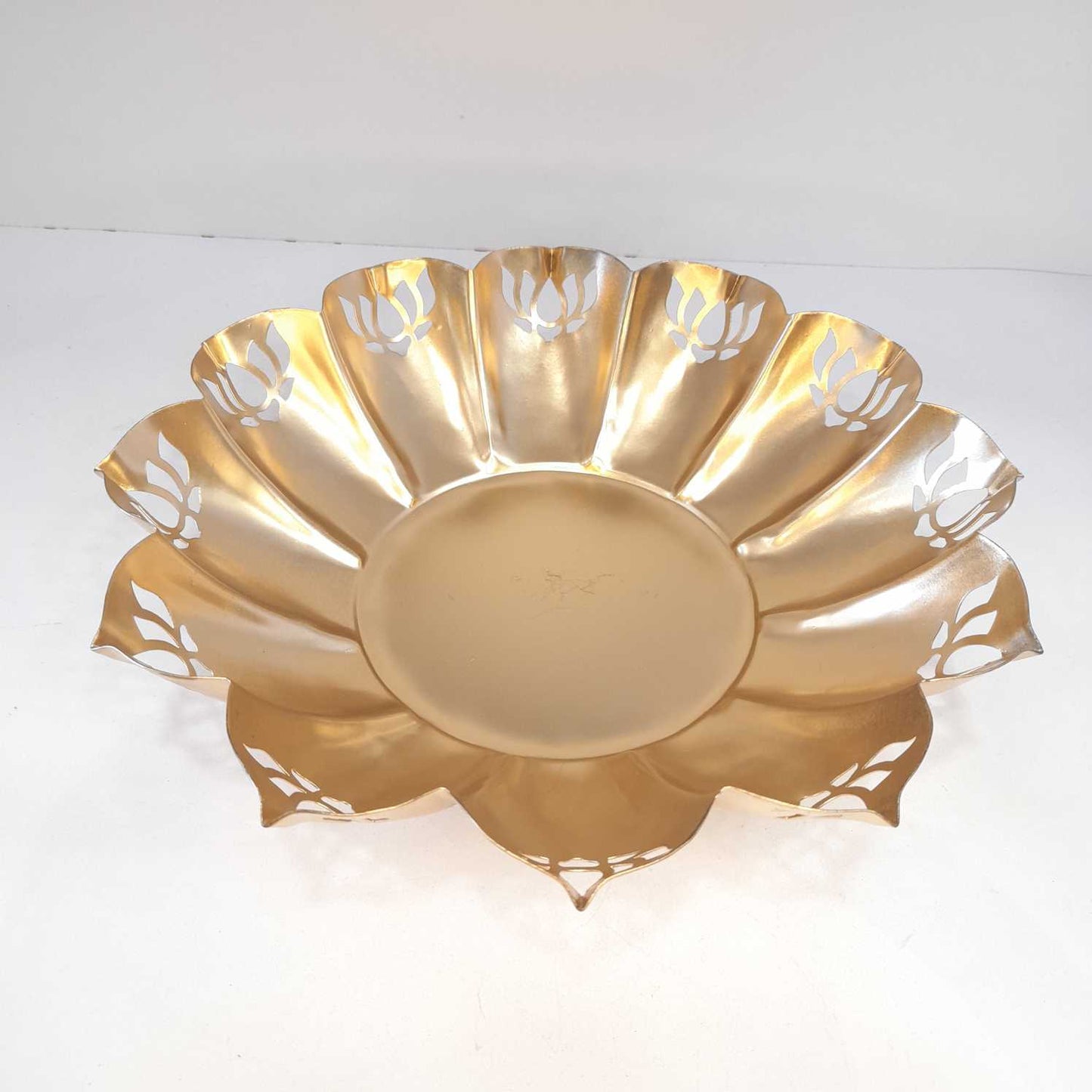 Decorative flower desigined uril bowl for diwali