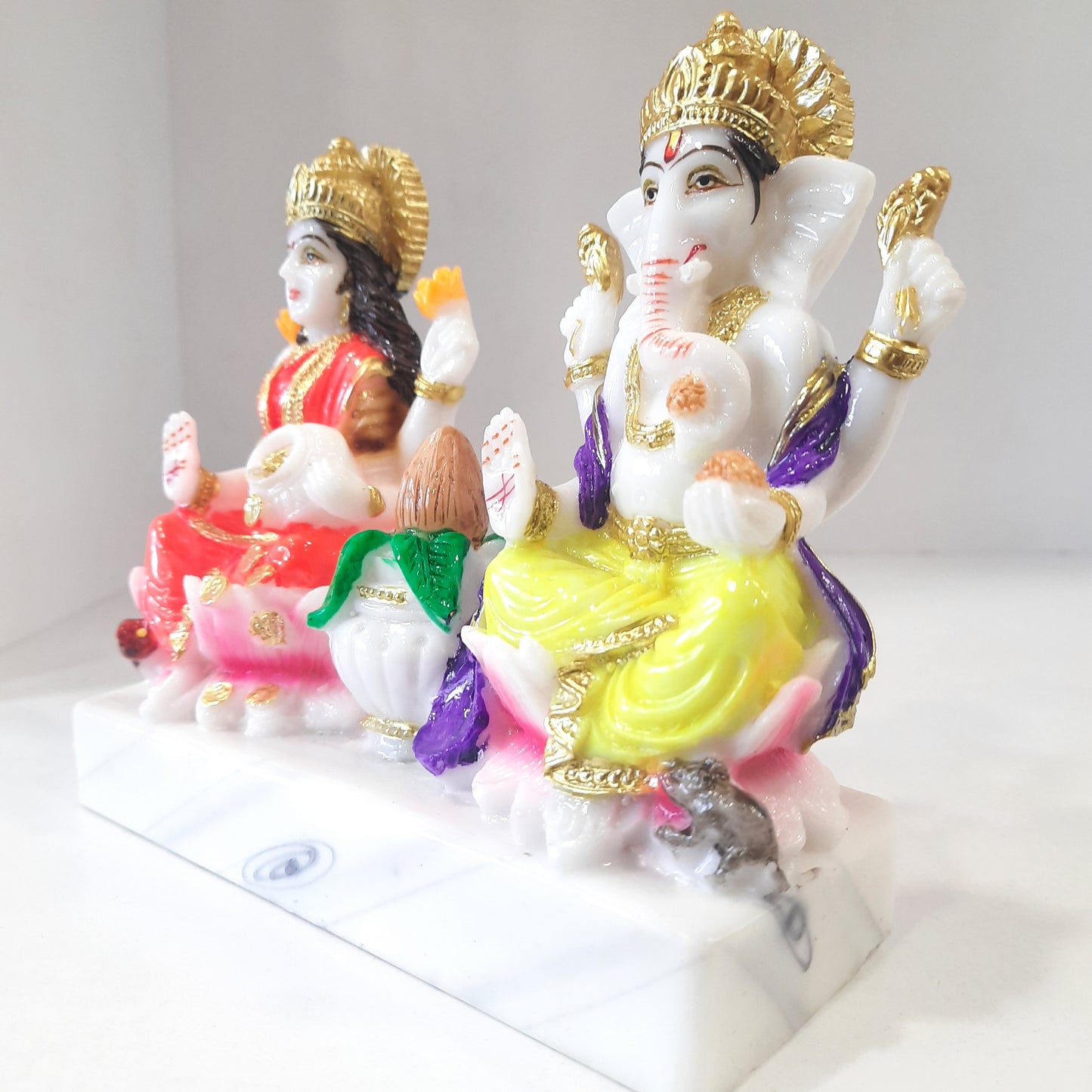 Lakshmi devi and ganesh idol