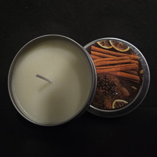 Scented aromatic pure wax candle in metal tins