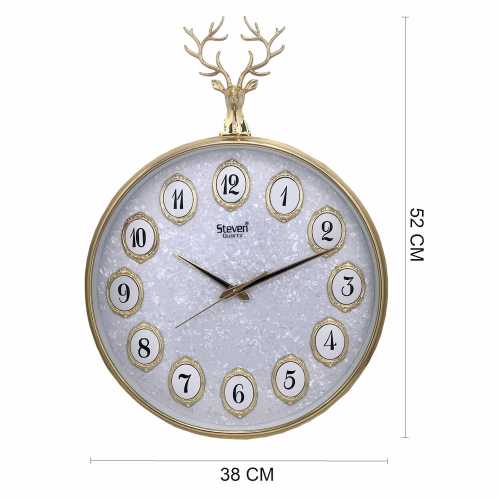 ROYAL REINDEER ROUND SHAPED WALL CLOCK