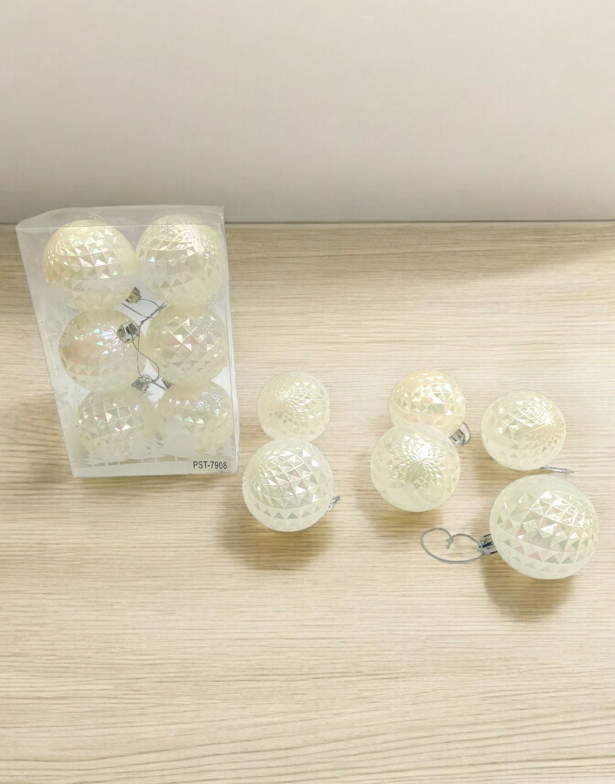 DECOR WHITE BALLS