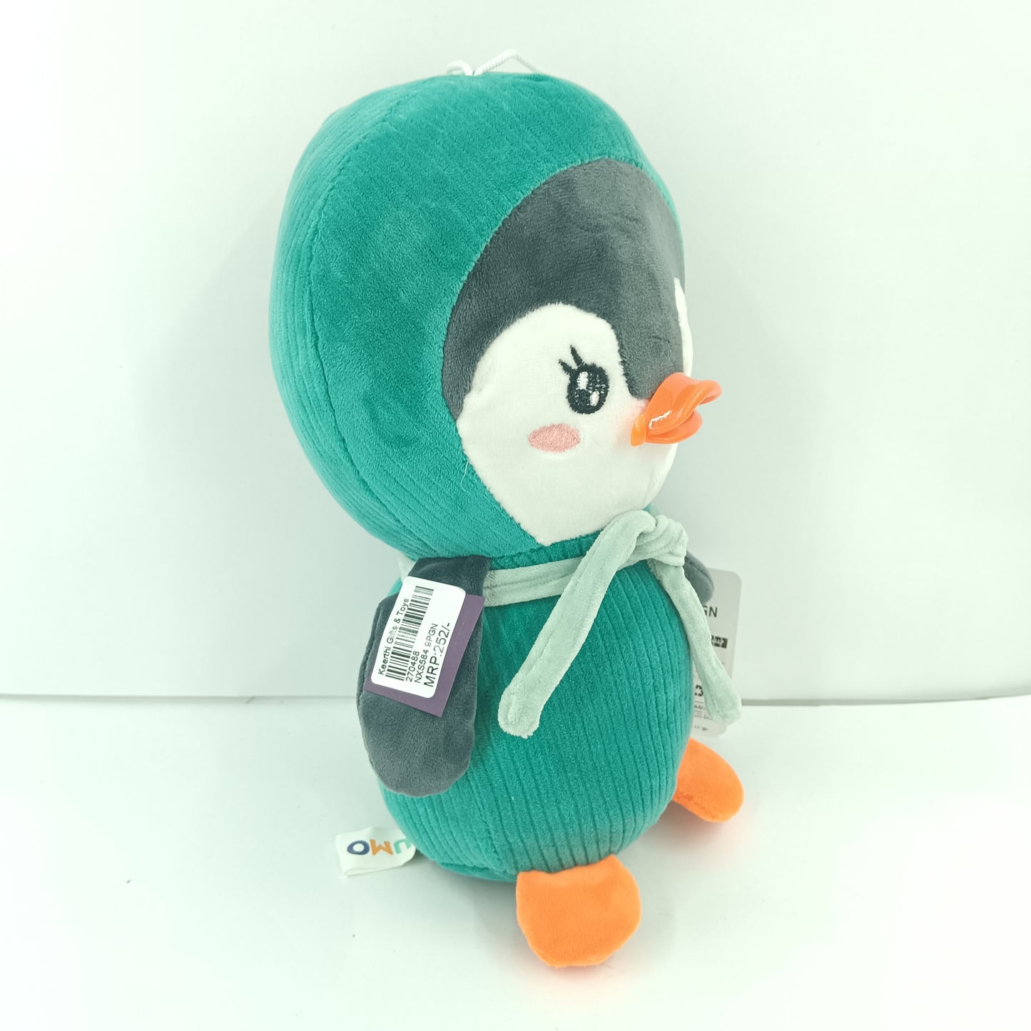 Cute littel penguin soft toy