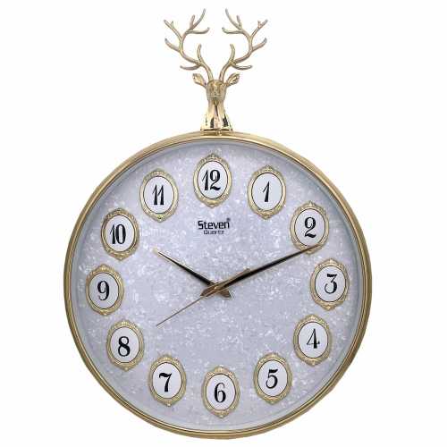 ROYAL REINDEER ROUND SHAPED WALL CLOCK