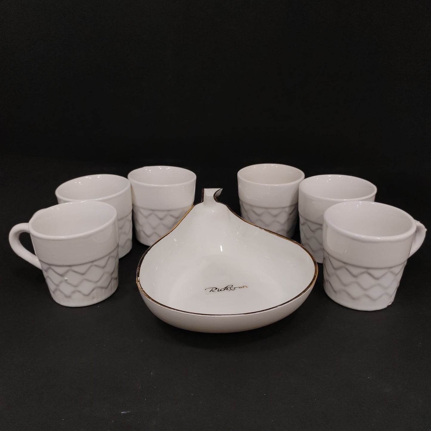 Craft Studio cups of 6 pieces with pear shape tray