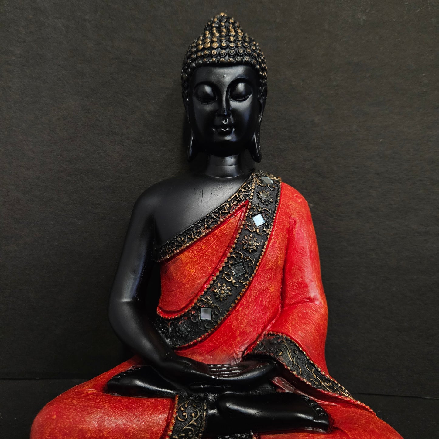 Buddha Sitting idol for Home Decor Living Room Office Desk Table Outdoor Resin Statue Showpiece Figurine