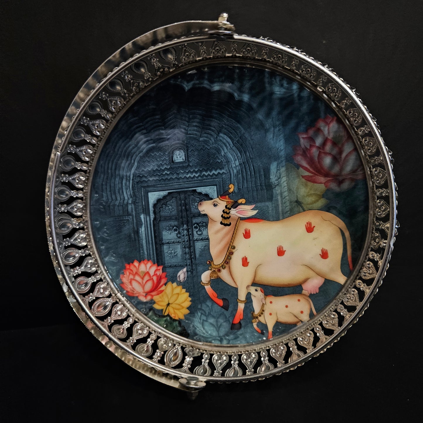 Round Metal Tray with handle Pichwai Art of Nandi Cow Pichwai Tray Best for Home Decor, Wedding Gift, Diwali Gift and Multiuse High Glossy Raisen Work