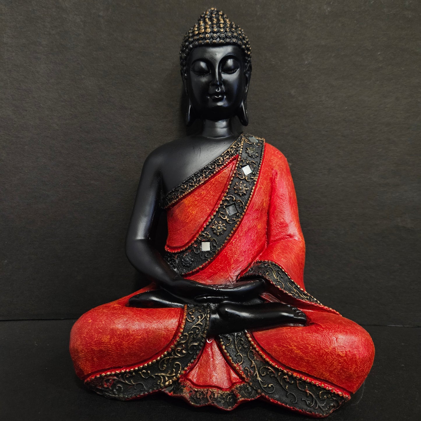 Buddha Sitting idol for Home Decor Living Room Office Desk Table Outdoor Resin Statue Showpiece Figurine